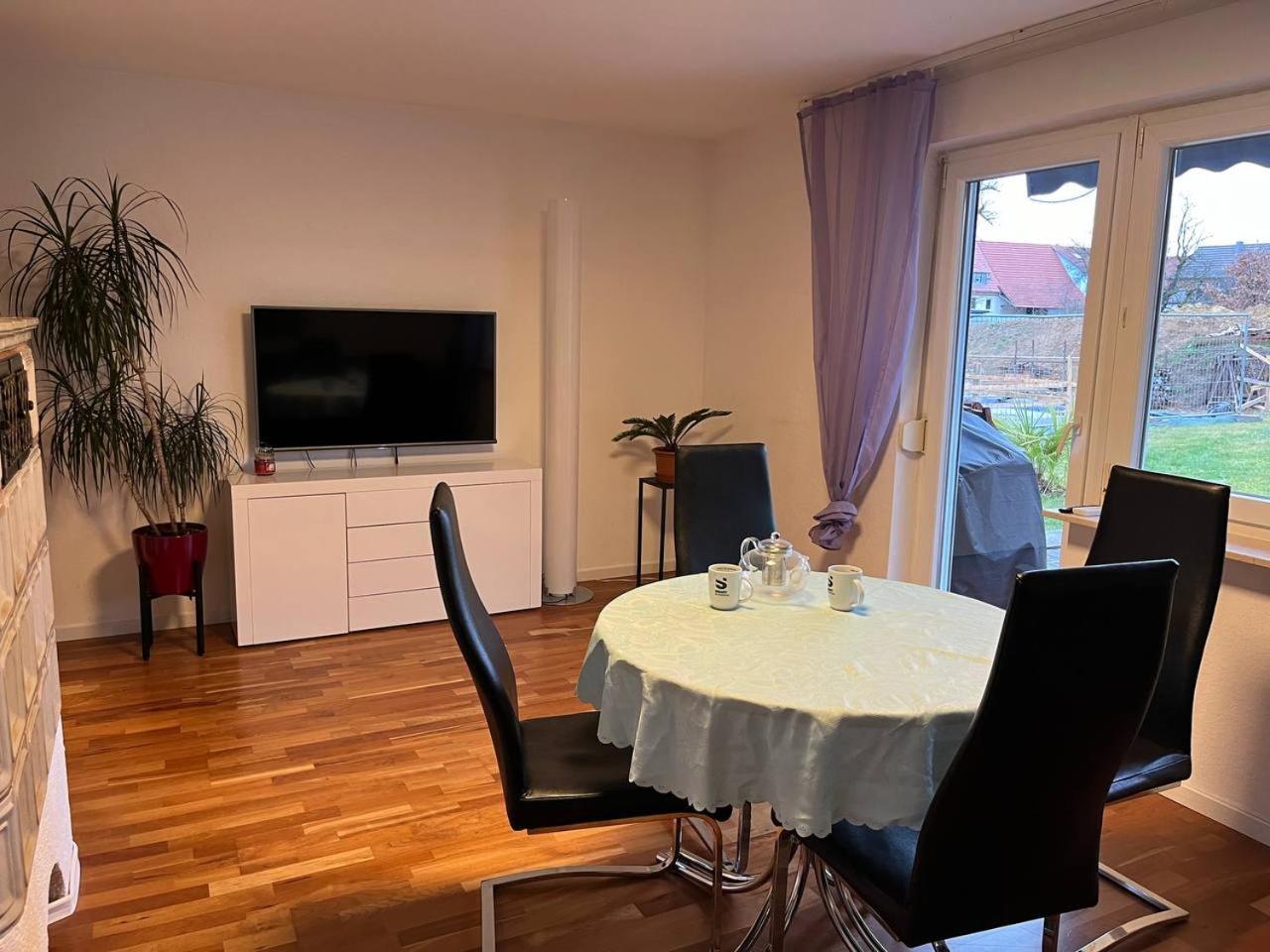 Gemuetliche 3 Zimmer Wohnung Mit Grosszuegiger Terrasse Im Gruenen Ρόιτλινγκεν Εξωτερικό φωτογραφία